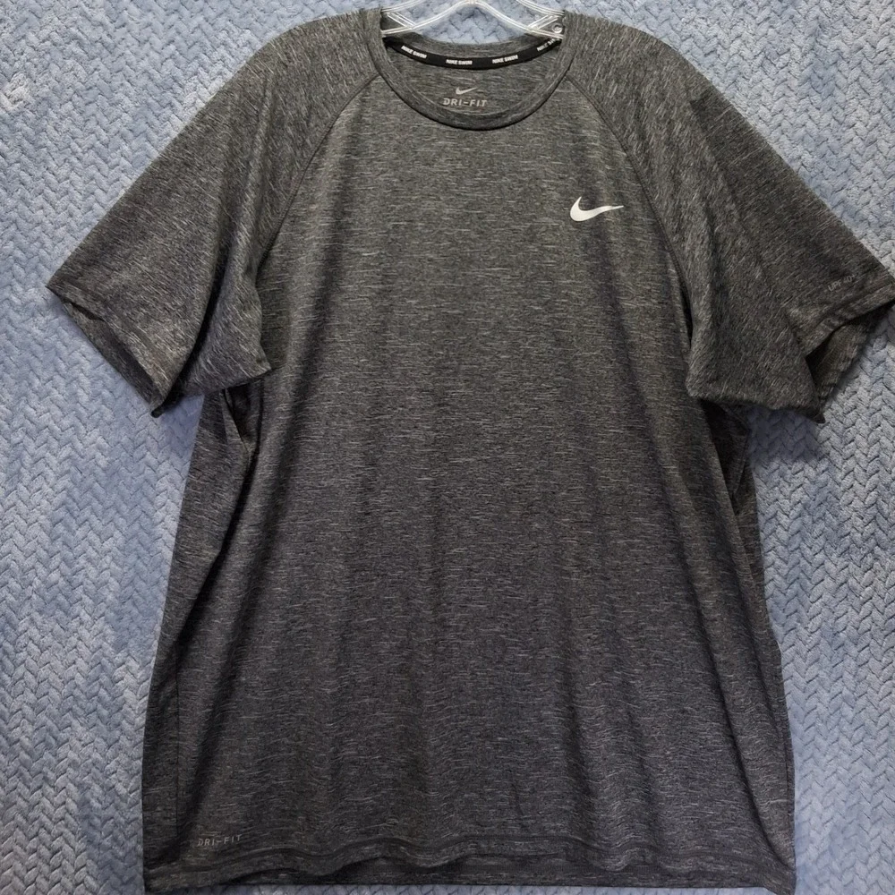 Nike Swim Dri-FIT Rash Guard Mens XXL Gray Short Sleeve UPF 40+ Beach Pool